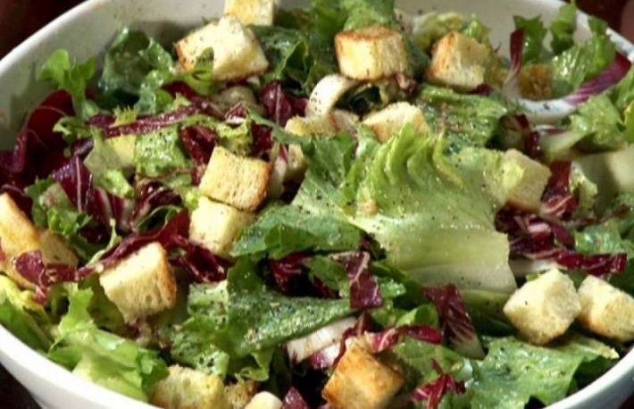 Cum sa prepari salata Caesar cu pui?