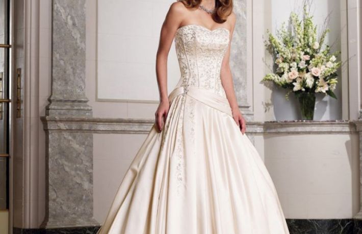 Rochii de mireasa Sophia Tolli