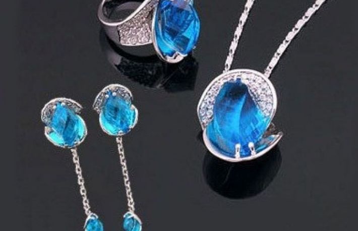 Idei cadouri Craciun: Seturi bijuterii cu cristale Swarovski