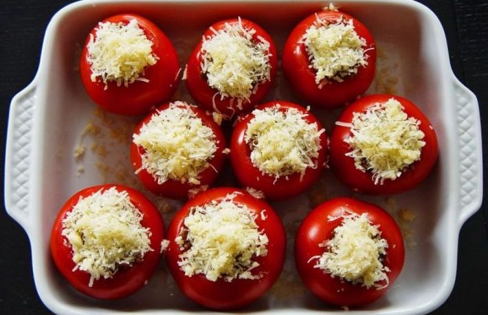 Rosii umplute cu sufleu de branza