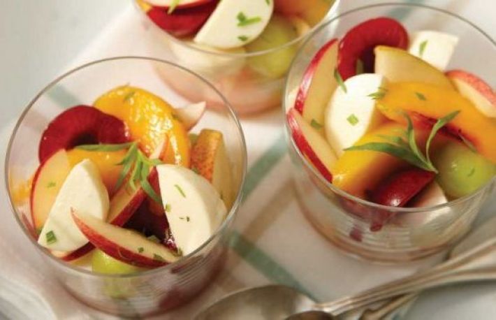 Salata de fructe cu frisca