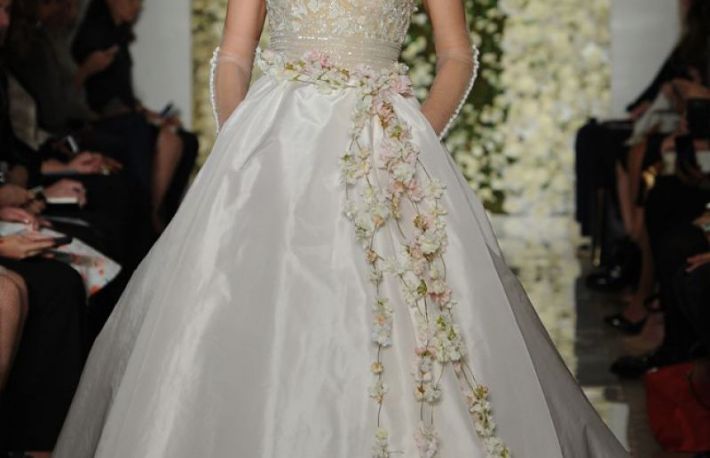 Rochii de mireasa pentru toamna 2015 de la Reem Acra