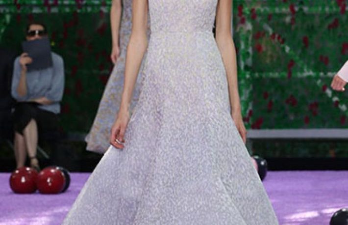 Christian Dior: Colectia haute coutoure de toamna-iarna 2015-2016 de la Paris