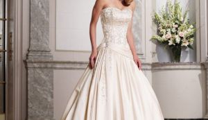 Rochii de mireasa Sophia Tolli