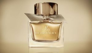 Kate Moss si Cara Delevingne, campanie incendiara pentru My Burberry!