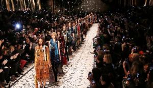 Burberry a lansat colectia feminina Prorsum, AW 2015!