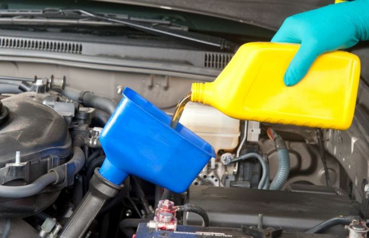 Cum se inlocuieste contactul unei masini