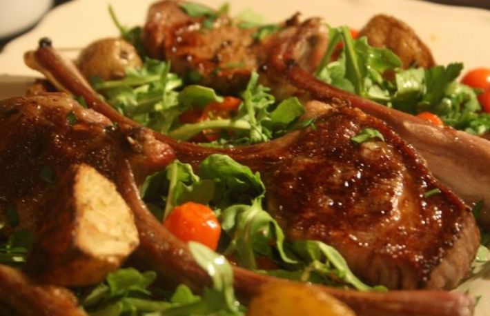 Cotlete de berbec la gratar