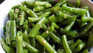 Afla cum se prepara mancarea de fasole verde cu unt